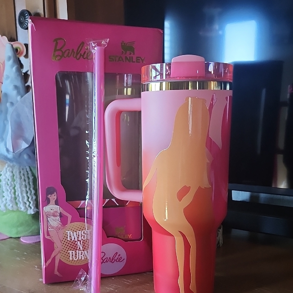 Stanley Barbie Pink Insulated 40oz Tumbler - Picture 3 of 5